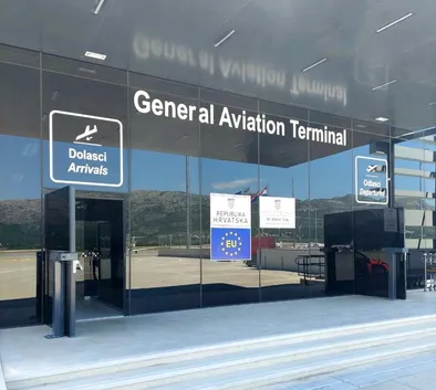 Terminal d'aviation générale de l'aéroport de Dubrovnik en Croatie.